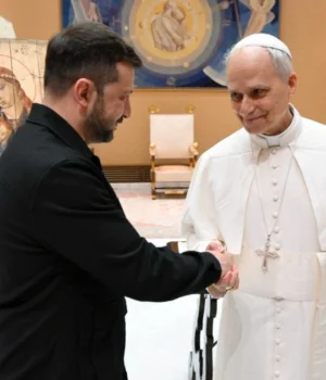 Папа-Римський-пропонує-Італію-як-посередника-між-Україною-і-рф-у-мирних-переговорах