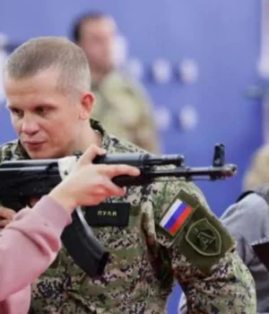 Підлітків-Донеччини-готують-до-війни-–-ЦНС Підлітків-Донеччини-готують-до-війни-–-ЦНС