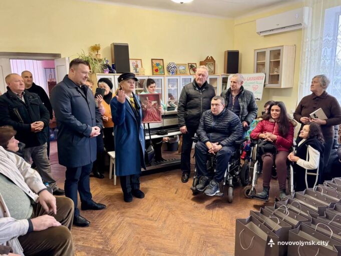 Діалог з «Довірою»: міський голова Нововолинська відвідав людей з інвалідністю Діалог-з-«Довірою»:-міський-голова-Нововолинська-відвідав-людей-з-інвалідністю