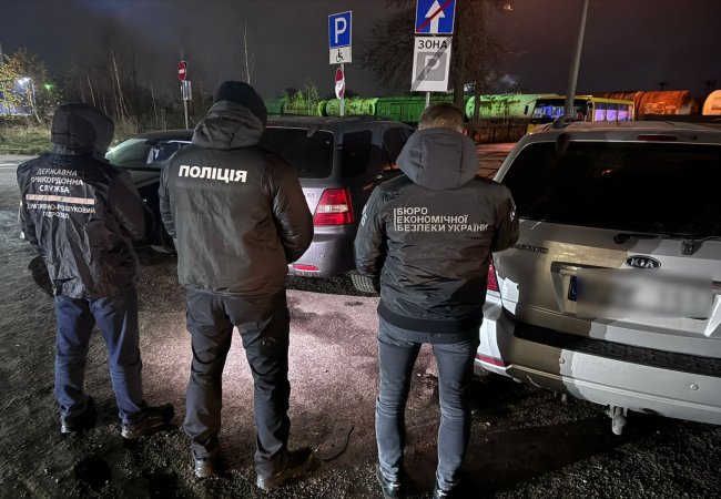Ввозили-під-виглядом-допомоги-ЗСУ:-на-Волині-викрили-схему-контрабанди-авто