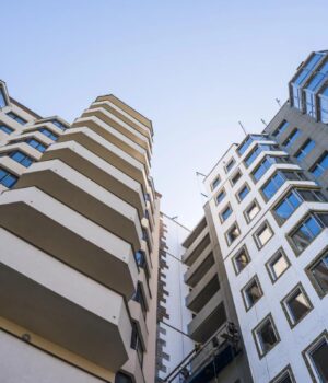 Життя-без-обслуговування:-забудовник-“Ковальська”-залишив-4-київські-ЖК-без-підтримки Життя-без-обслуговування:-забудовник-“Ковальська”-залишив-4-київські-ЖК-без-підтримки