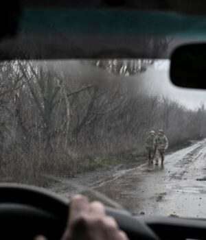 «Це-більше-політичні-рішення,-ніж-військові»:-чи-варто-ЗСУ-виходити-з-Мирнограда?