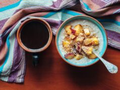 З чим їсти вівсянку: експерти назвали продукт, який перетворить кашу на справжній суперфуд З-чим-їсти-вівсянку:-експерти-назвали-продукт,-який-перетворить-кашу-на-справжній-суперфуд