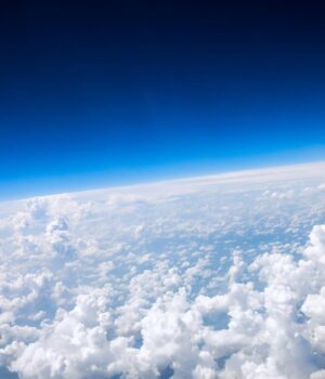 Озонова-діра-рекордно-змінила-розміри:-учні-пояснили,-що-за-цим-стоїть