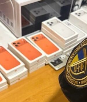 Волинянка-через-«Устилуг»-намагалась-незаконно-ввезти-в-Україну-23-айфони-на-понад-мільйон-гривень