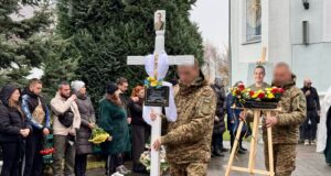 Нововолинська громада назавжди попрощалася з Героєм Артемом Румянцевим Нововолинська-громада-назавжди-попрощалася-з-Героєм-Артемом-Румянцевим