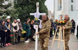 Нововолинська громада назавжди попрощалася з Героєм Артемом Румянцевим Нововолинська-громада-назавжди-попрощалася-з-Героєм-Артемом-Румянцевим