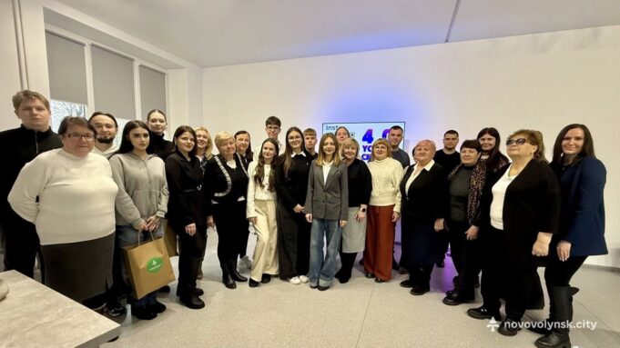 У нововолинському Молодіжному центрі провели інтелектуальний квіз У-нововолинському-Молодіжному-центрі-провели-інтелектуальний-квіз