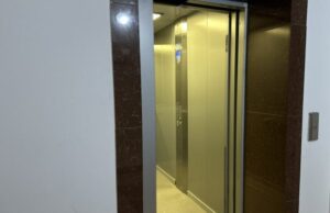 Відключення світла: у Луцьку до півсотні людей на день застрягають у ліфтах Відключення-світла:-у-Луцьку-до-півсотні-людей-на-день-застрягають-у-ліфтах