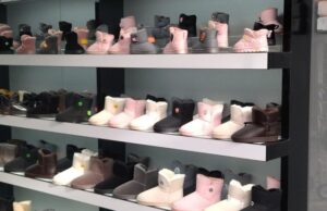 На луцькому ринку різко впали ціни на зимове взуття На-луцькому-ринку-різко-впали-ціни-на-зимове-взуття