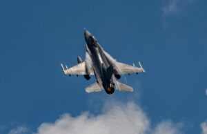 Катастрофа винищувача F-16: пілот успішно катапультувався (відео) Катастрофа-винищувача-f-16:-пілот-успішно-катапультувався-(відео)