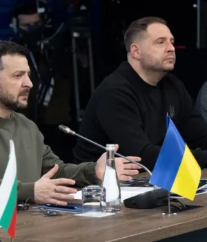 ermak_i_zelens_kij.webp Зеленський провів додаткові зустрічі з кандидатами на місце Єрмака