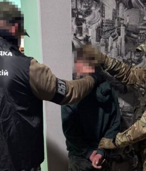 Хотів-підірвати-авто-з-військовими-у-Миколаєві:-СБУ-зловила-зрадника