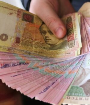 Мінімальний-оклад-учителів-становитиме-21-тисячу-гривень,-–-Гетманцев