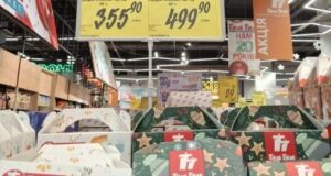 Цукерки до свят: скільки коштують солодкі подарунки у Луцьку Цукерки-до-свят:-скільки-коштують-солодкі-подарунки-у-Луцьку