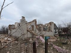 Кіт заснув на уламках будинку, де російський дрон вбив 12-річного хлопчика (фото) Кіт-заснув-на уламках-будинку,-де російський-дрон-вбив-12-річного-хлопчика-(фото)