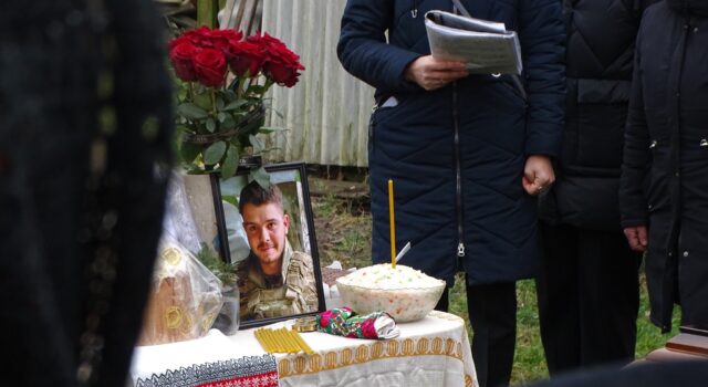 На Волині прощалися з загиблим 20-річним Героєм Станіславом Столяруком На-Волині-прощалися-з-загиблим-20-річним-Героєм-Станіславом-Столяруком