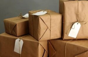 Посилки з-за кордону: коли українцям доведеться платити податок Посилки-з-за-кордону:-коли-українцям-доведеться-платити-податок