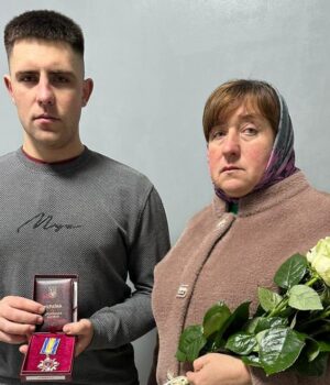 Дружині-та-сину-Героя-з-Велимченської-громади-вручили-його-орден Дружині-та-сину-Героя-з-Велимченської-громади-вручили-його-орден
