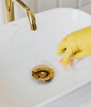 Позбутися-запаху-з раковини-за 2 хвилини —-простий-спосіб-без-соди-та оцту