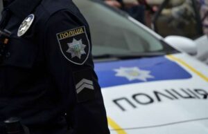 Ногою в живіт: за те, що вдарив поліцейського, лучанин заплатить 34 тисячі Ногою-в-живіт:-за-те,-що-вдарив-поліцейського,-лучанин-заплатить-34-тисячі