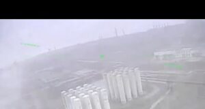 Глибоке проникнення у виконанні Птахів СБС не має подвійного значення, коли мова про хробачі болота... Глибоке проникнення у виконанні Птахів СБС не має подвійного значення, коли мова про хробачі болота...