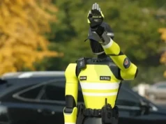 Робот-поліцейський заступив на службу в китайській провінції Чжецзян Робот-поліцейський-заступив-на-службу-в-китайській-провінції-Чжецзян