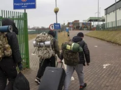 Українці масово виїжджають за кордон: в НБУ назвали дві причини Українці-масово-виїжджають-за-кордон:-в-НБУ-назвали-дві-причини