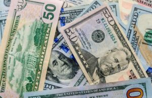 Курс долара і євро в Україні 7 грудня: скільки коштуватиме валюта сьогодні Курс-долара-і-євро-в-Україні-7-грудня:-скільки-коштуватиме-валюта-сьогодні