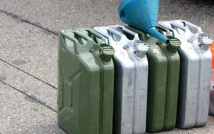 У-Луцьку-ув’язнили-водія-фірми,-який-привласнив-28-тисяч-літрів-дизеля