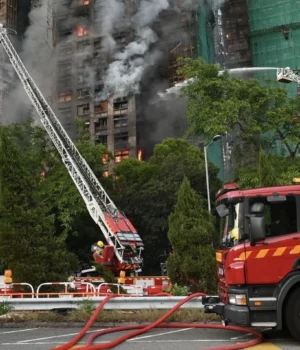 Поліція-Гонконгу-заарештувала-чоловіка-за-публікації-про-смертельну-пожежу Поліція-Гонконгу-заарештувала-чоловіка-за-публікації-про-смертельну-пожежу