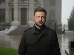 Зеленський вручив сертифікати на квартири Героям України та родинам полеглих захисників Зеленський вручив сертифікати на квартири Героям України та родинам полеглих захисників