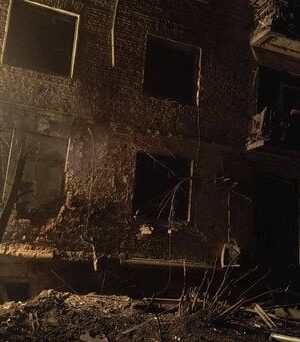 Ворожий-БпЛА-вибухнув-біля-багатоповерхівки-у-Чернігові:-є-постраждалі