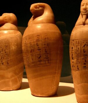 В-Єгипті-розкопали-нерозграбовану-гробницю,-що-здивувала-бувалих-археологів В-Єгипті-розкопали-нерозграбовану-гробницю,-що-здивувала-бувалих-археологів