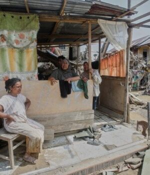 Катастрофа-в Індонезії:-стихія-вбила-900 осіб-(фото) Катастрофа-в Індонезії:-стихія-вбила-900 осіб-(фото)