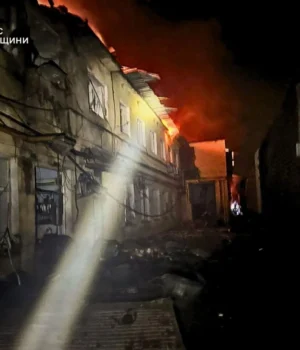 Війська-рф-атакували-дронами-Фастів-на-Київщині:-показали-наслідки Війська-рф-атакували-дронами-Фастів-на-Київщині:-показали-наслідки