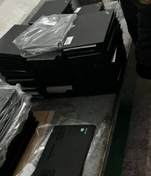 У-волинянина-на-митниці-вилучили-ноутбуки-на-мільйон У-волинянина-на-митниці-вилучили-ноутбуки-на-мільйон