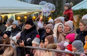 «Йде у гості Миколай»: у Різдвяному містечку провели дитяче свято «Йде-у-гості-Миколай»:-у-Різдвяному-містечку-провели-дитяче-свято