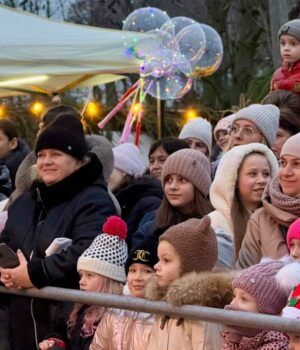 «Йде-у-гості-Миколай»:-у-Різдвяному-містечку-провели-дитяче-свято «Йде-у-гості-Миколай»:-у-Різдвяному-містечку-провели-дитяче-свято