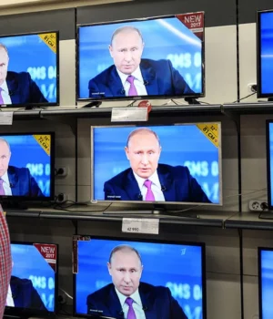 Розвідка-та-ЦПД-внесли-до-списку-"рупорів-кремля"-блогера,-телеведучого-та-співачку