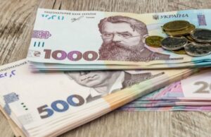 Зарплати волинян відстають від середніх по Україні Зарплати-волинян-відстають-від-середніх-по-Україні