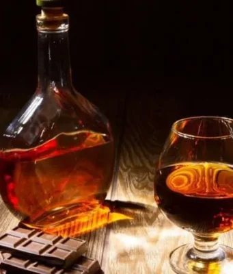 В Україні з 1 січня 2026 року заборонять використання назв «шампанське» та «коньяк» В Україні з 1 січня 2026 року заборонять використання назв «шампанське» та «коньяк»