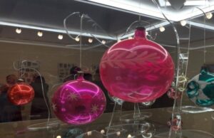 У Луцьку відкрили виставку ялинкових іграшок 20-21 століття У-Луцьку-відкрили-виставку-ялинкових-іграшок-20-21-століття