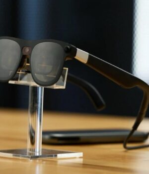 google-анонсував-дві-пари-нових-“розумних”-окулярів google-анонсував-дві-пари-нових-“розумних”-окулярів