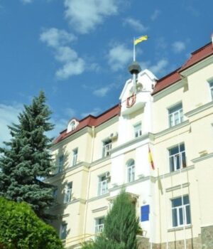 До-кінця-року-луцькі-освітяни-отримають-винагороду-за-роботу,-–-депутат-Луцької-міськради До-кінця-року-луцькі-освітяни-отримають-винагороду-за-роботу,-–-депутат-Луцької-міськради