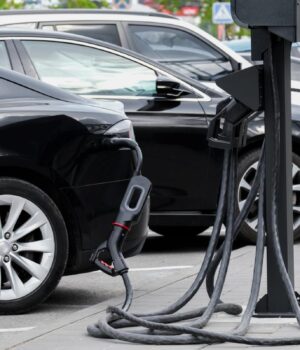 Які-електромобілі-є-найменш-надійними:-експерти-назвали-4-моделі,-які-варто-уникати Які-електромобілі-є-найменш-надійними:-експерти-назвали-4-моделі,-які-варто-уникати