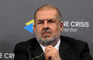 Чубаров відреагував на слова Трампа про Крим, що “з чотирьох боків омивається океаном” Чубаров-відреагував-на-слова-Трампа-про-Крим,-що-“з-чотирьох-боків-омивається-океаном”