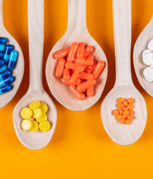 Які-вітаміни-не можна-поєднувати:-лікарі-пояснили-найпоширеніші-помилки