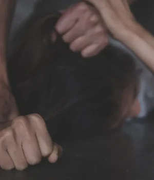 У Мукачеві четверо неповнолітніх зґвалтували жінку та пограбували її