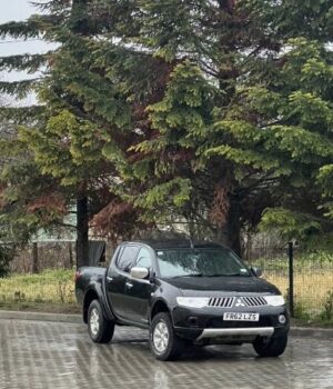 Ще-один-автомобіль-на-передову-передала-Боратинська-громада Ще-один-автомобіль-на-передову-передала-Боратинська-громада